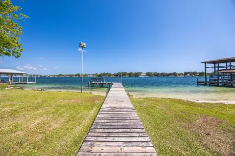 239 Beachview Dr, Fort Walton Beach, FL 32547