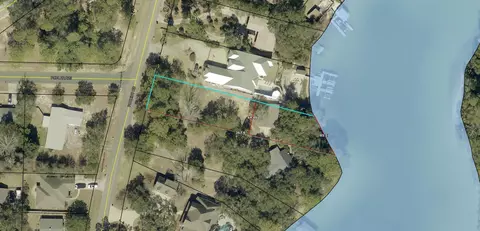15 Poquito Rd # A, Shalimar, FL 32579