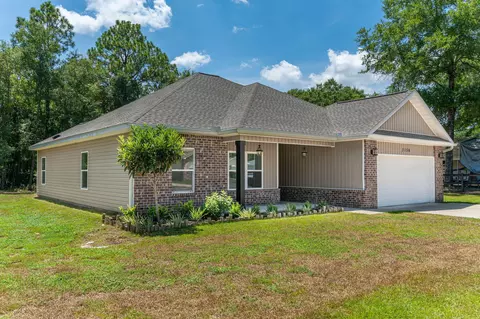 Exterior - 3156 Forrest Ave, Crestview, FL 32539 photo 2 of 7