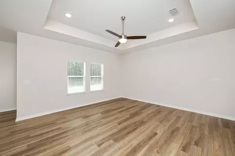 Living - 3156 Forrest Ave, Crestview, FL 32539 photo 3 of 4