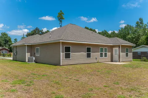 Exterior - 3156 Forrest Ave, Crestview, FL 32539 photo 4 of 7