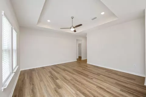 Living - 3156 Forrest Ave, Crestview, FL 32539 photo 4 of 4