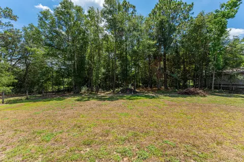Exterior - 3156 Forrest Ave, Crestview, FL 32539 photo 6 of 7