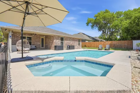 38 Marlborough Rd, Shalimar, FL 32579