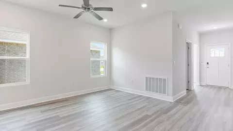 Living - 8182 Fox Hunt Dr, Milton, FL 32583 photo 4 of 4
