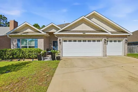 1102 Shoal River Dr, Crestview, FL 32539
