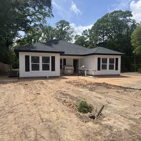 150 N Booker St, Crestview, FL 32536