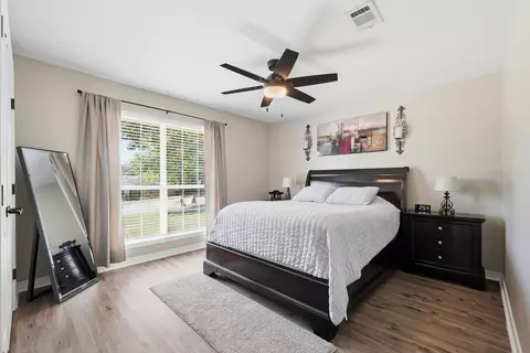 Bedroom - 2672 Paddock Cir, Crestview, FL 32536 photo 5 of 5