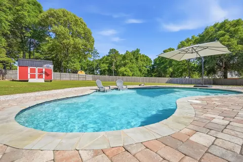 Exterior - 2672 Paddock Cir, Crestview, FL 32536 photo 3 of 11
