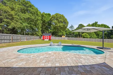 Exterior - 2672 Paddock Cir, Crestview, FL 32536 photo 5 of 11