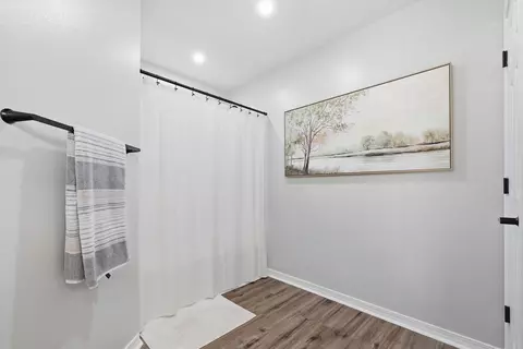 Bath - 2672 Paddock Cir, Crestview, FL 32536 photo 7 of 8