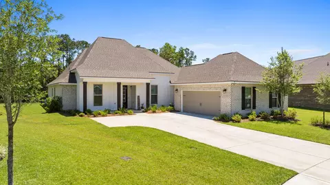 77 Flora Ln, Freeport, FL 32439