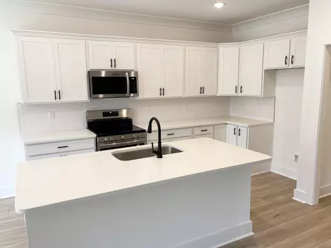 5910 Luckenbach Ln, Crestview, FL 32539 photo 5