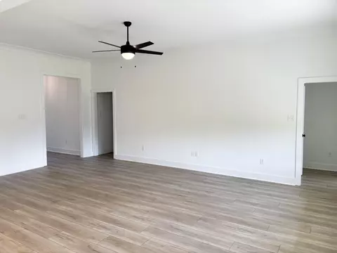 5910 Luckenbach Ln, Crestview, FL 32539 photo 4