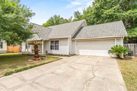 510 Hillview Cir, Crestview, FL 32536