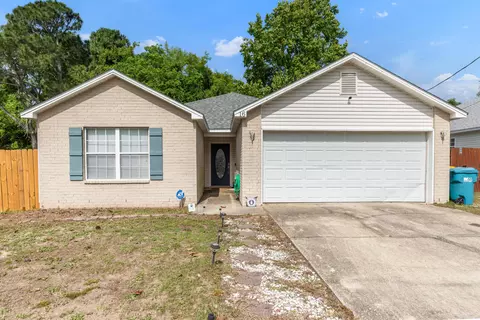 16 Cactus Rd, Mary Esther, FL 32569
