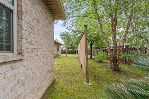 Exterior - 48 Madiera Dr, Freeport, FL 32439 photo 8 of 18