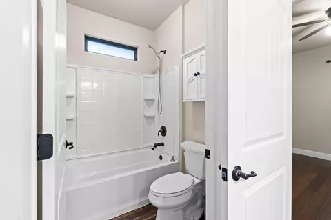 Bath - 48 Madiera Dr, Freeport, FL 32439 photo 5 of 6