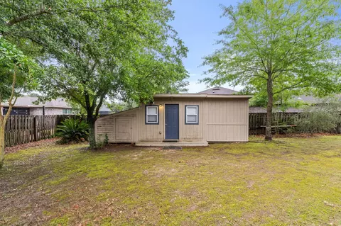Exterior - 48 Madiera Dr, Freeport, FL 32439 photo 6 of 18