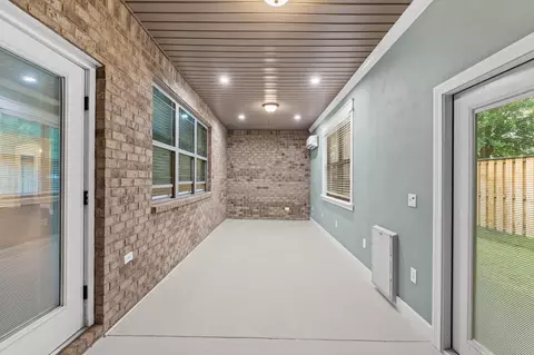 Exterior - 48 Madiera Dr, Freeport, FL 32439 photo 4 of 18