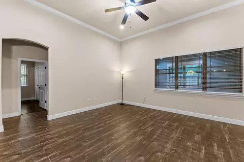 Living - 48 Madiera Dr, Freeport, FL 32439 photo 6 of 9