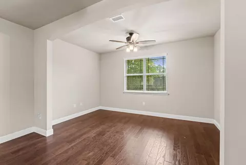 Living - 48 Madiera Dr, Freeport, FL 32439 photo 2 of 9