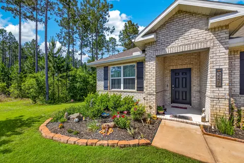 247 E Sky Way, Freeport, FL 32439