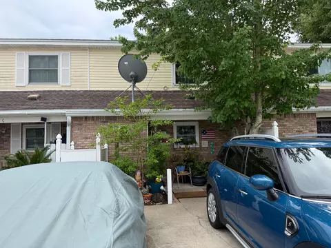 2 Cinderella Ln #B, Fort Walton Beach, FL 32547