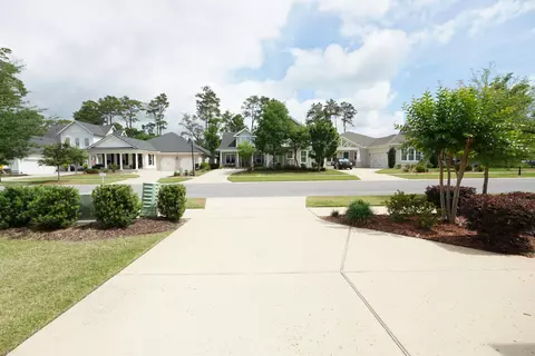 Exterior - 1144 Deer Moss Loop, Niceville, FL 32578 photo 11 of 14