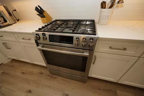 Kitchen - 1144 Deer Moss Loop, Niceville, FL 32578 photo 5 of 7
