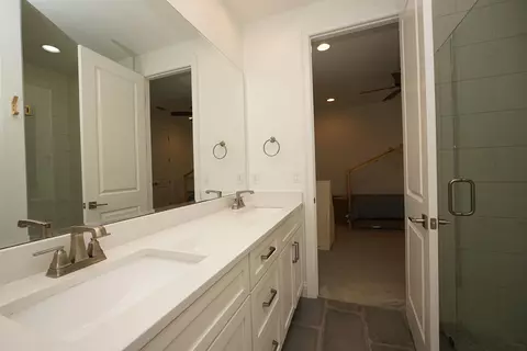 Bath - 1144 Deer Moss Loop, Niceville, FL 32578 photo 5 of 7