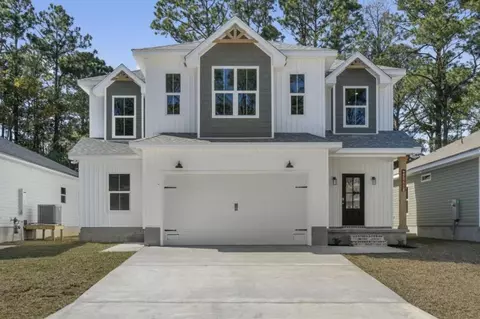 8288 Tavira St, Navarre, FL 32566