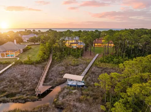 434 Captains Cir, Destin, FL 32541