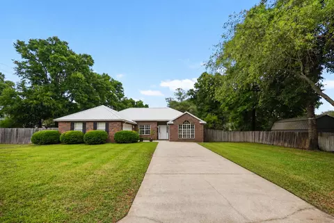 4600 E Scarlet Dr, Crestview, FL 32539