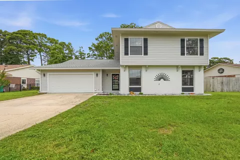 25 Lake Lorraine Cir, Shalimar, FL 32579