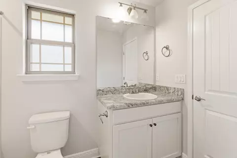 Bath - 7005 Brylington Blvd, Bellview, FL 32526 photo 5 of 5