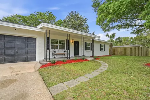 721 NE Kris Ave, Fort Walton Beach, FL 32547