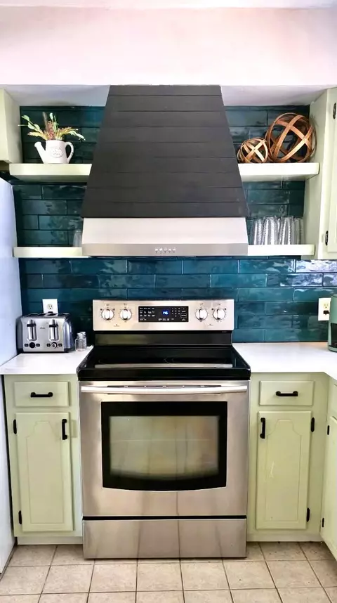 Kitchen - 418 Snapper Dr, Destin, FL 32541 photo 3 of 3