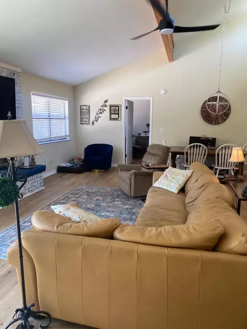 Living - 418 Snapper Dr, Destin, FL 32541 photo 1 of 3