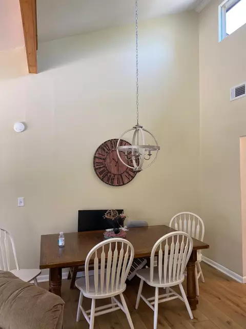 Dining - 418 Snapper Dr, Destin, FL 32541 photo 1 of 1