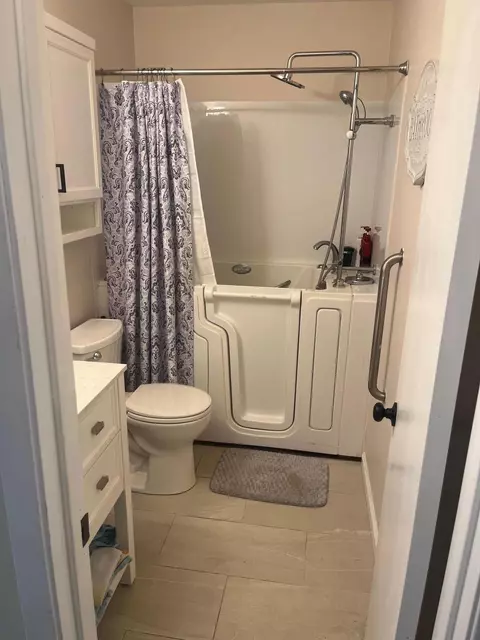 Bath - 418 Snapper Dr, Destin, FL 32541 photo 3 of 3