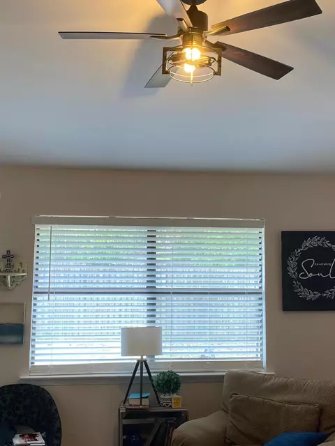 Living - 418 Snapper Dr, Destin, FL 32541 photo 3 of 3