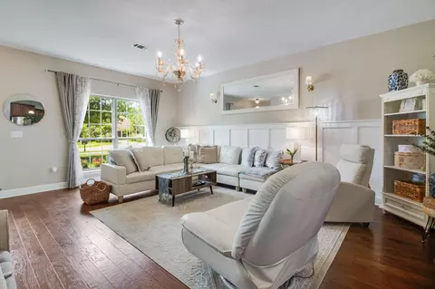 Living - 40 Quiet Cv, Freeport, FL 32439 photo 2 of 5