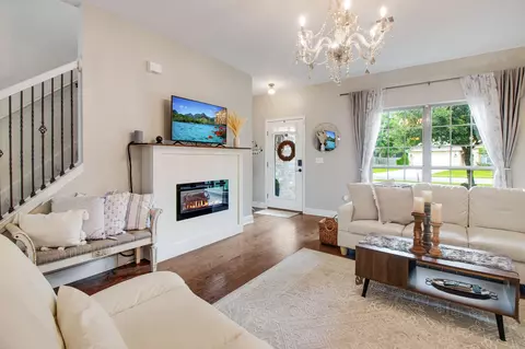 Living - 40 Quiet Cv, Freeport, FL 32439 photo 1 of 5