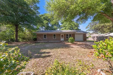 2317 Lewis St, Crestview, FL 32536