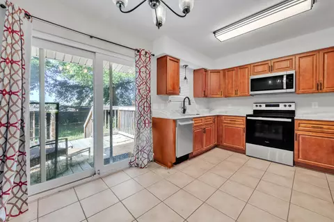 Kitchen - 2317 Lewis St, Crestview, FL 32536 photo 1 of 2