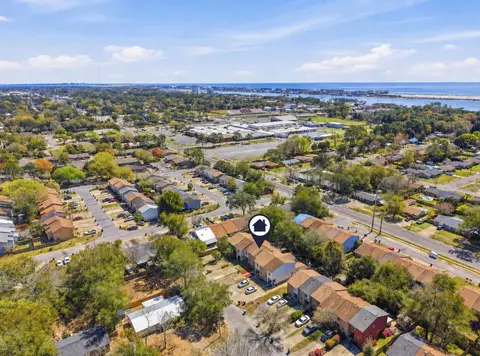 13 NW Poulton Dr UNIT C, Fort Walton Beach, FL 32548