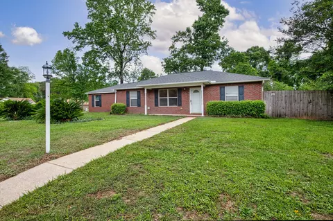 121 Dogwood Ln, Crestview, FL 32536