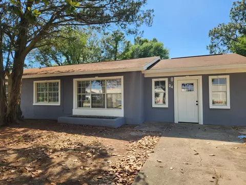 24 NW Robinwood Dr, Fort Walton Beach, FL 32548