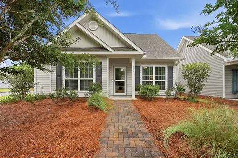Exterior - 209 Nelly St, Freeport, FL 32439 photo 2 of 5